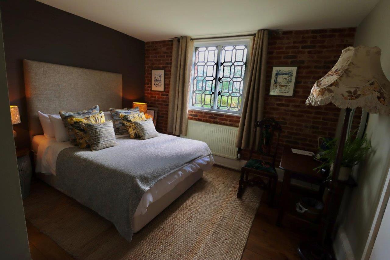 فندق Wrenburyفي  The Cholmondeley Arms المظهر الخارجي الصورة