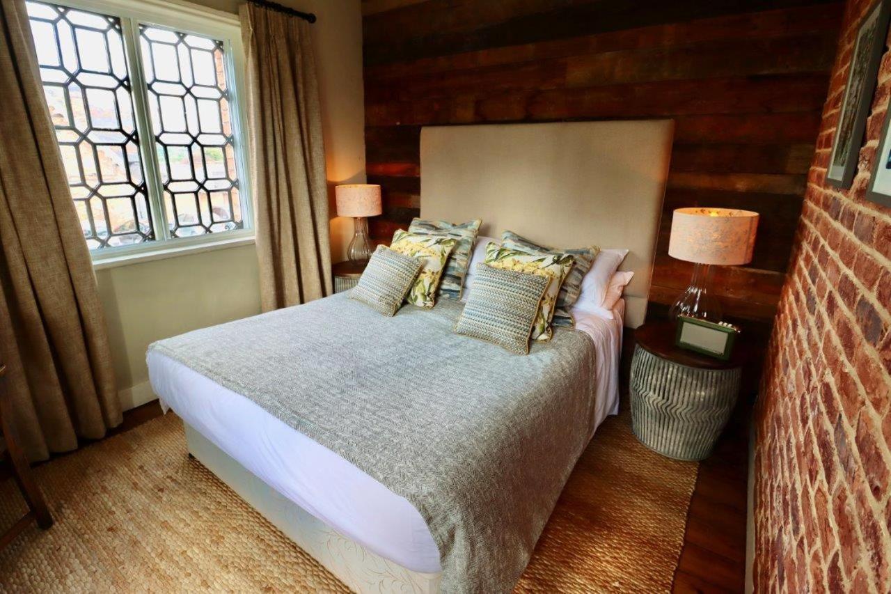 فندق Wrenburyفي  The Cholmondeley Arms المظهر الخارجي الصورة