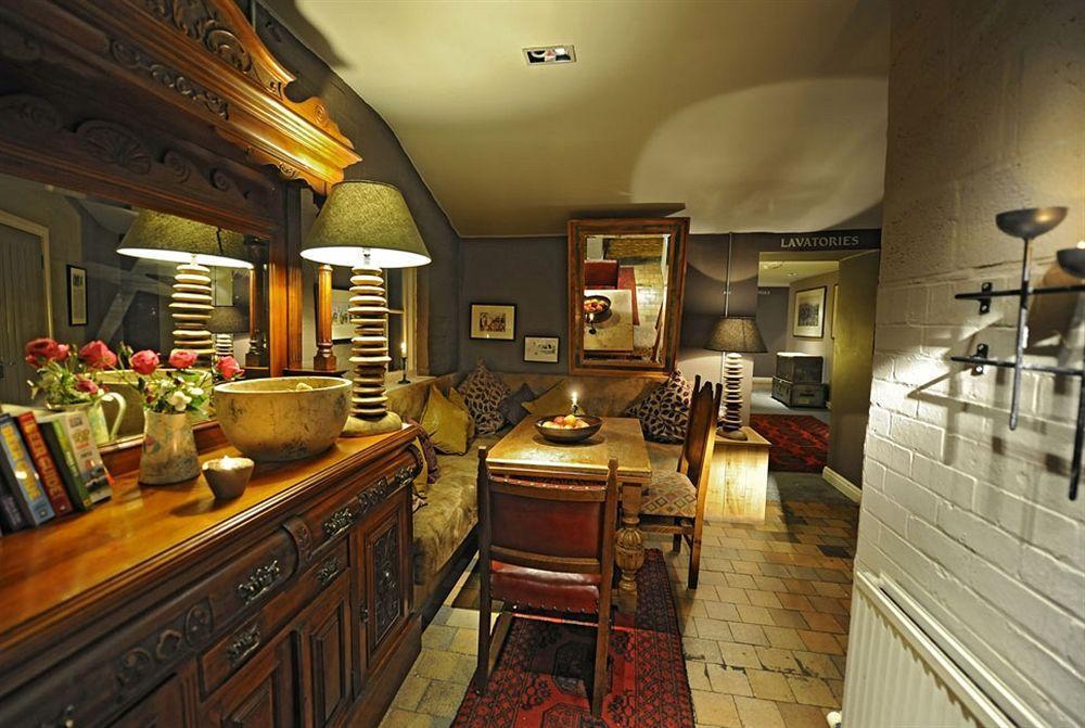 فندق Wrenburyفي  The Cholmondeley Arms المظهر الخارجي الصورة